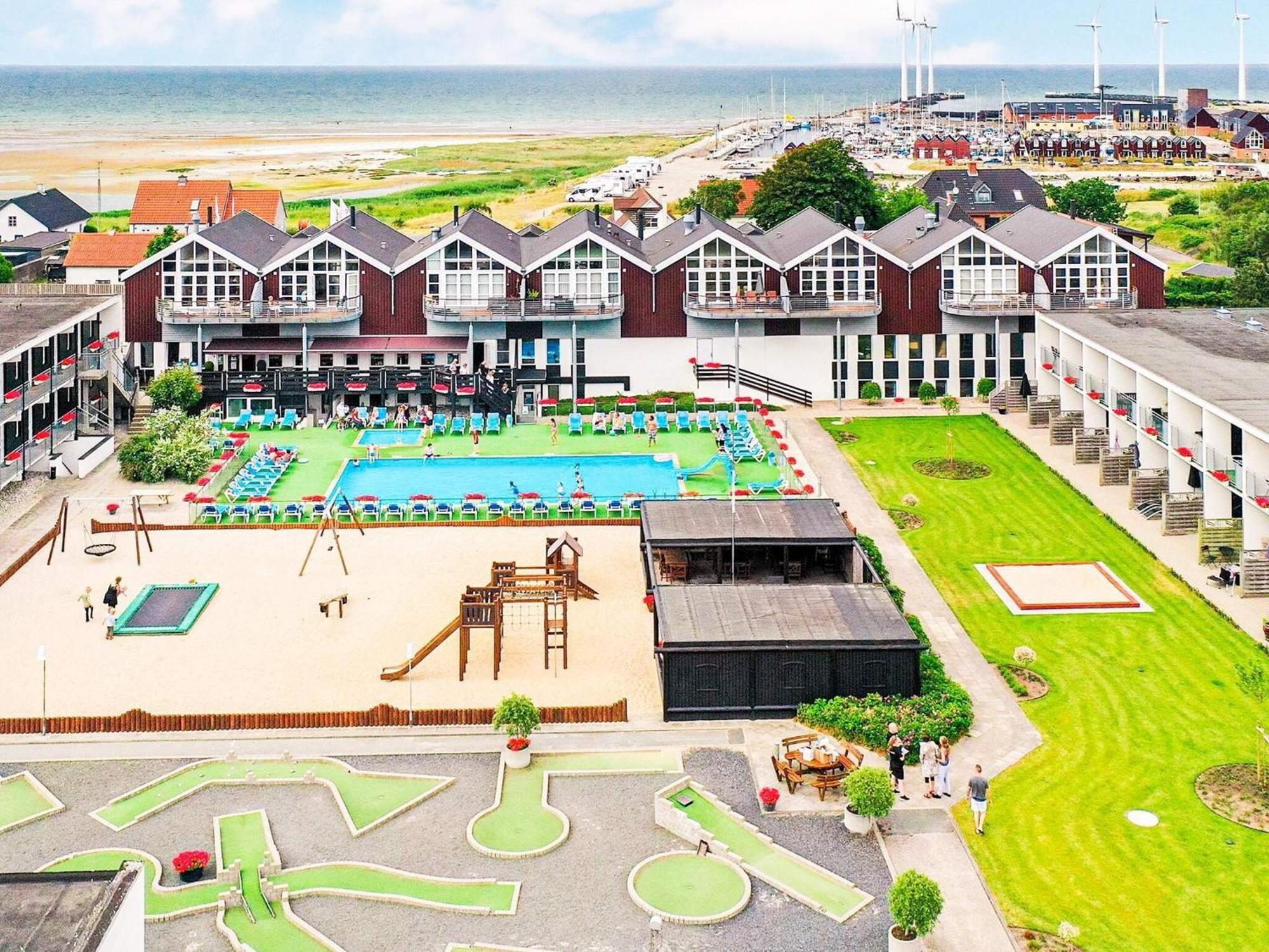 5 Person Holiday Home On A Holiday Park In Glesborg エクステリア 写真